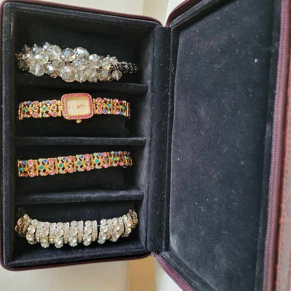 Faux Leather Croc Embossed Watch - Bracelet - Jewelry Case ~ FINAL PRICE - Picture 3 of 13